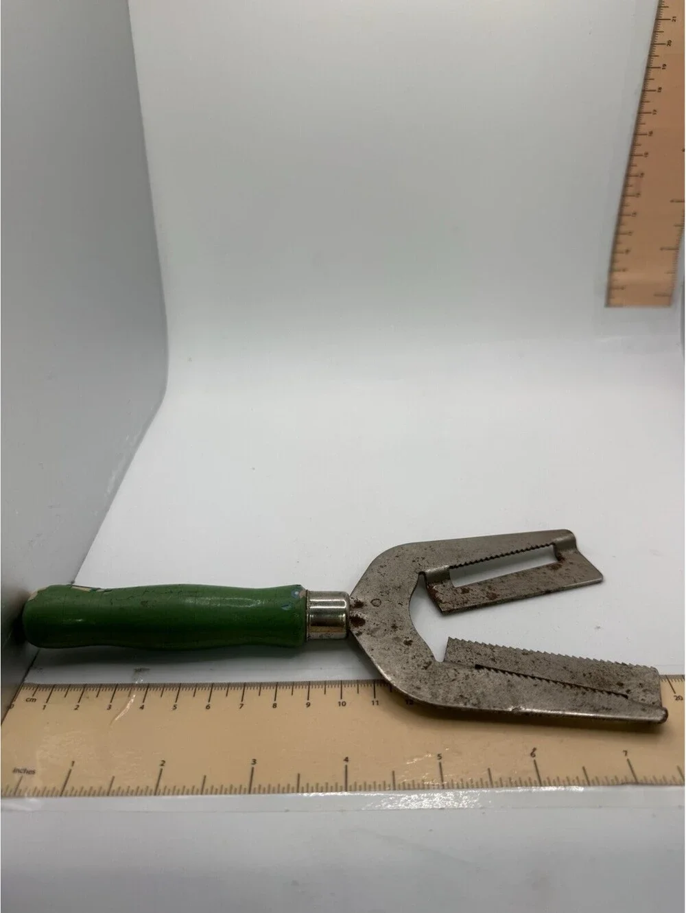 Vintage Grip-All Screw Cap Opener Wooden Handle Opens All Sizes